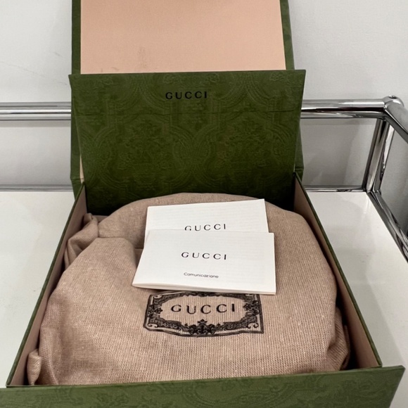 Red  Gucci belt - Picture 4 of 5